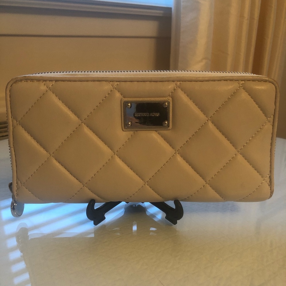 Michael Kors Beige Quilted Zip Wallet